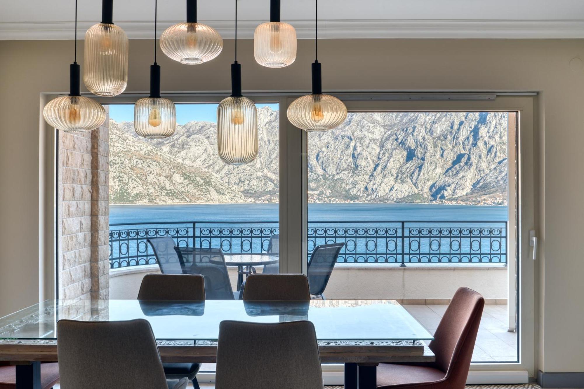 Luxurious 3-Bedroom Apartment By Mn Property Kotor Exterior foto