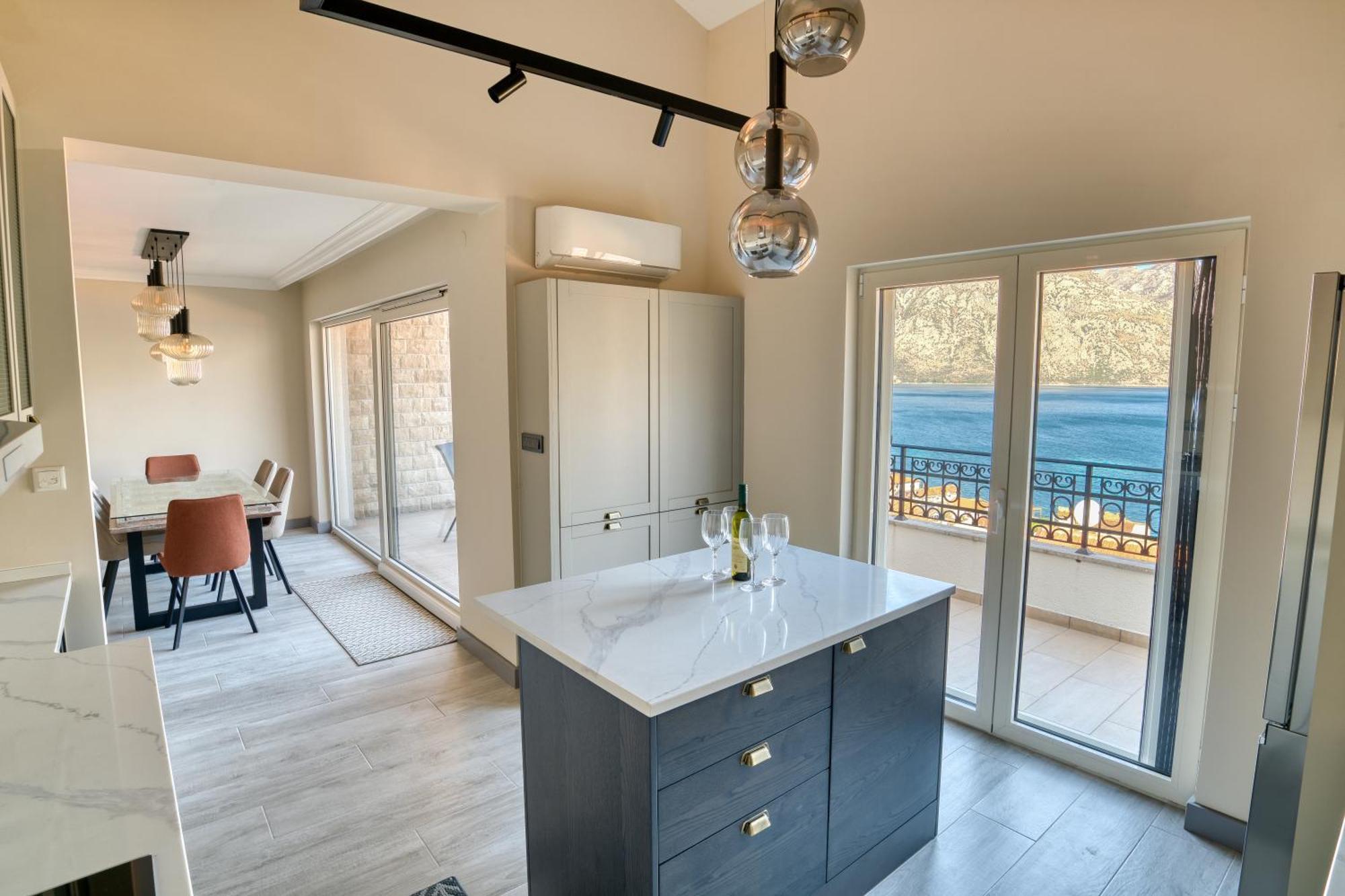 Luxurious 3-Bedroom Apartment By Mn Property Kotor Exterior foto