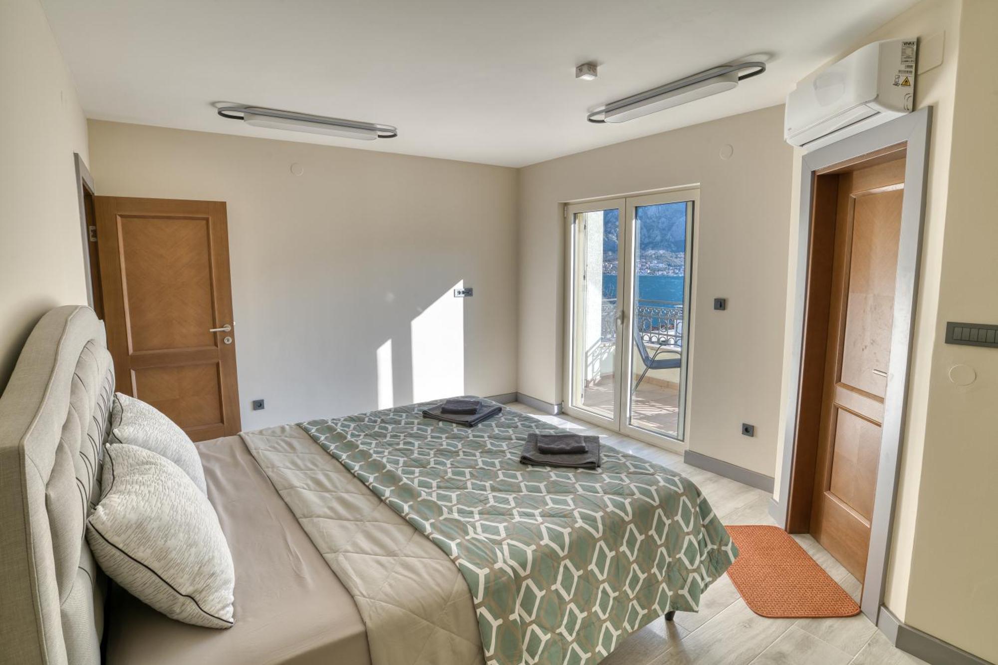 Luxurious 3-Bedroom Apartment By Mn Property Kotor Exterior foto